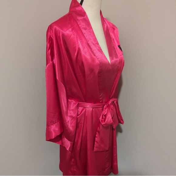 EXTREMELY RARE Victorias Secret NYC Fashion Show 2011 Silk Kimono - Picture 4 of 11